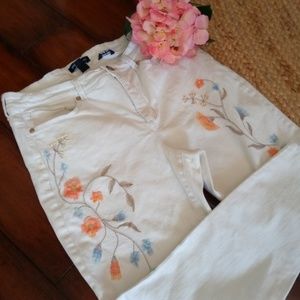 Embroidered stretch jeans